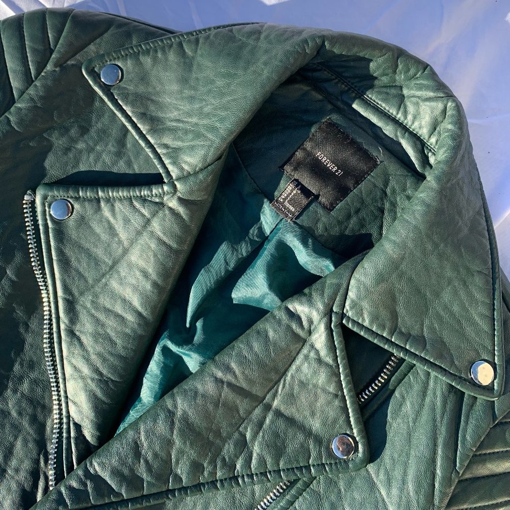 Forever21 Green faux leather Moto jacket with belted waist. Size Large